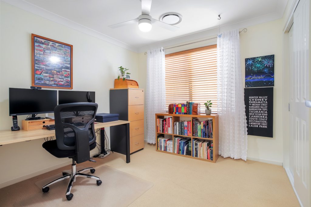 4 Mountfort Street, Lalor Park NSW 2147 - photo 11
