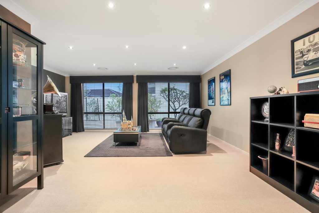4 Mountfort Street, Lalor Park NSW 2147 - photo 8