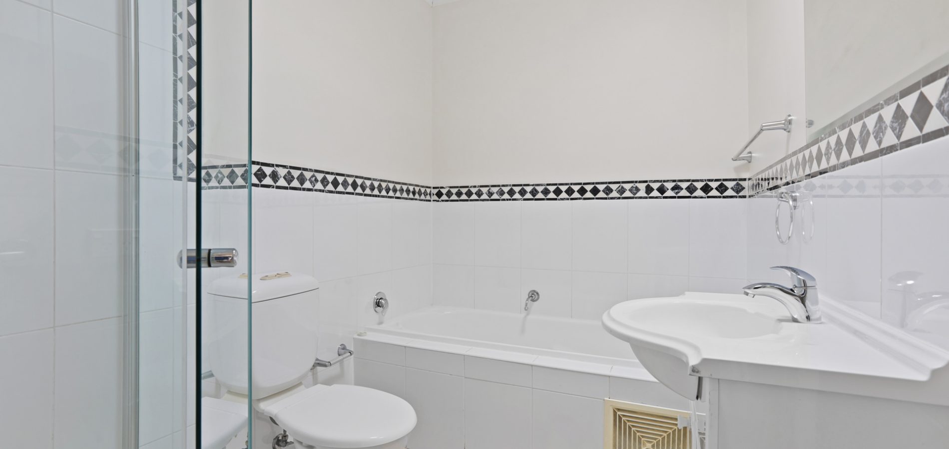 4 Jacqui Circuit, Norwest NSW 2153 - photo 11