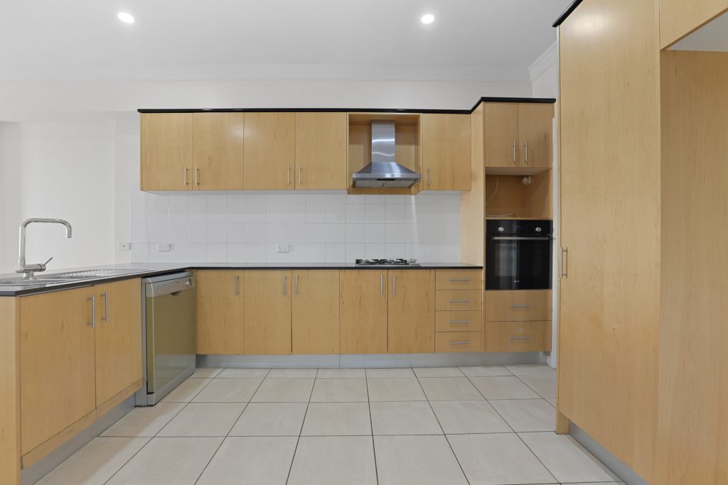 4 Jacqui Circuit, Norwest NSW 2153 - photo 7