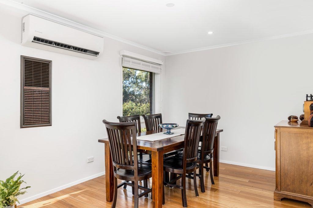 14 Gibbon Road, Winston Hills NSW 2153 - photo 4