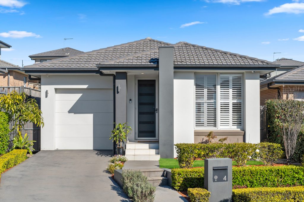 4 Crux Street, Box Hill NSW 2765 - photo 2