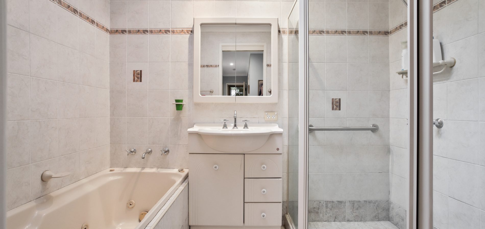 5 Grandview Avenue, Seven Hills NSW 2147 - photo 8