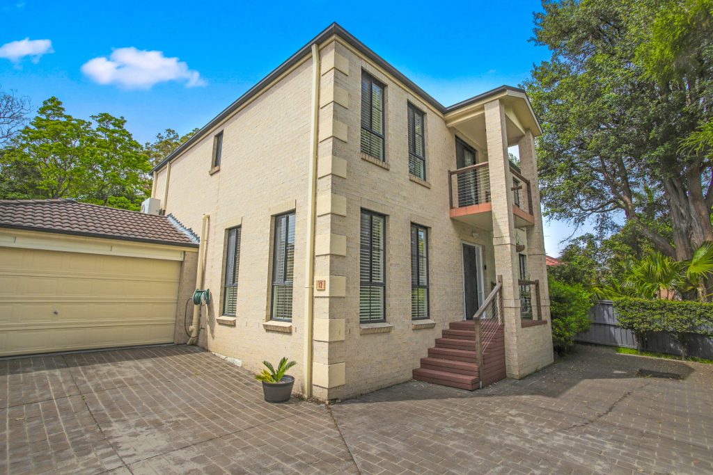 12 Autumn Leaf Grove, Cherrybrook NSW 2126 - photo 2