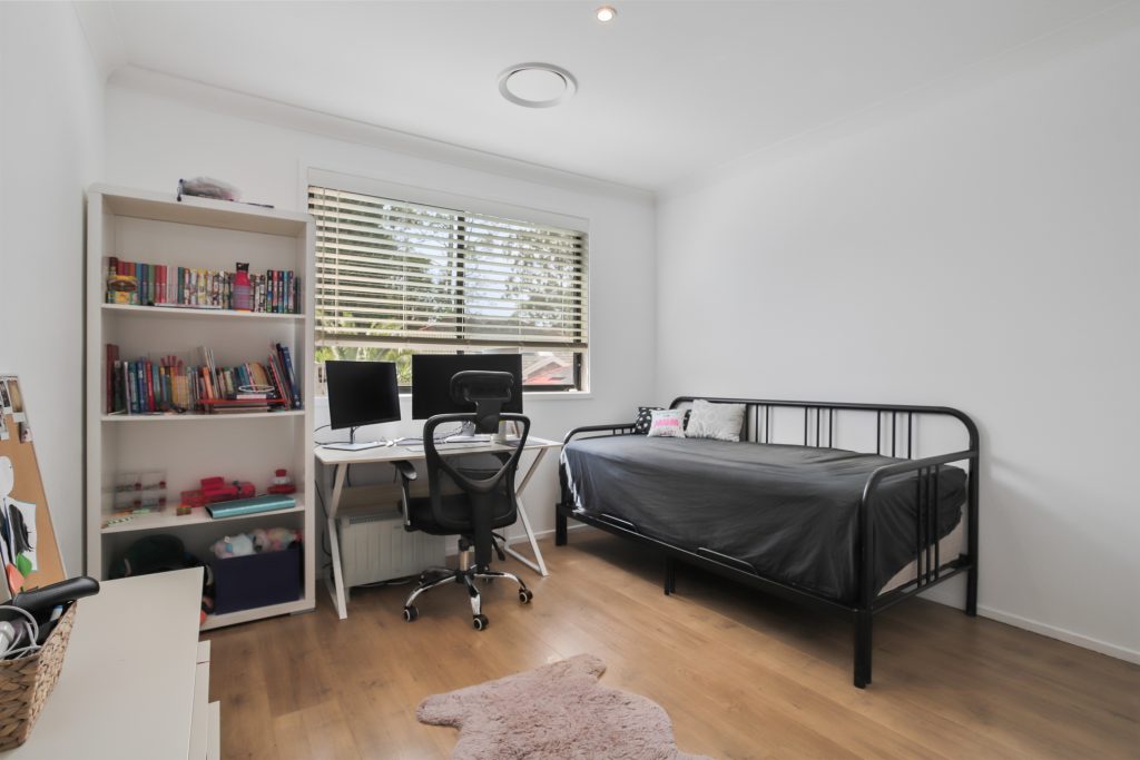 12 Autumn Leaf Grove, Cherrybrook NSW 2126 - photo 11