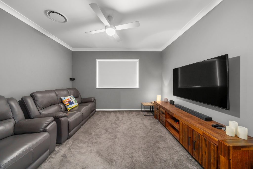 14 Carmargue Street, Beaumont Hills NSW 2155 - photo 3