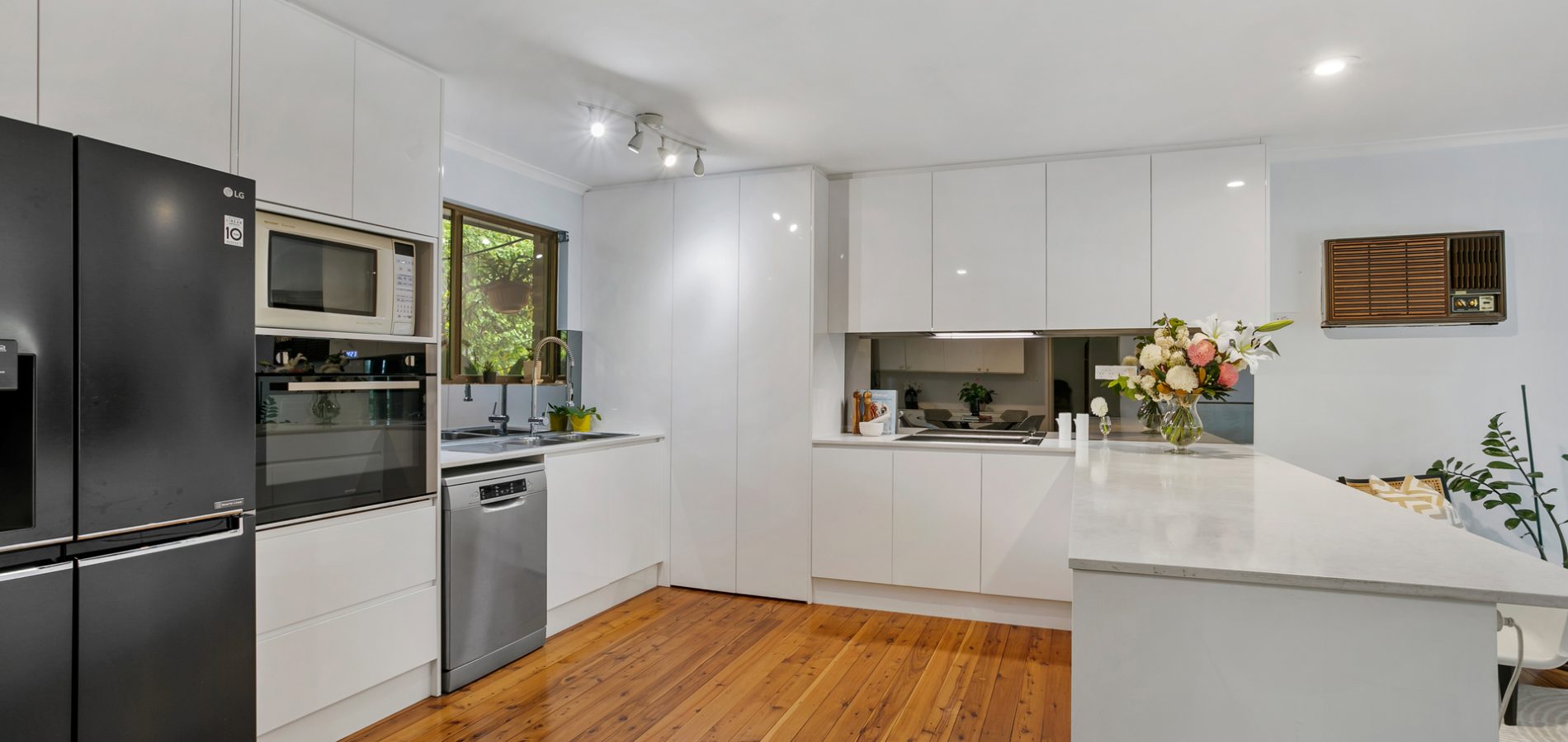 21 Timothy Avenue, Castle Hill NSW 2154 - photo 2