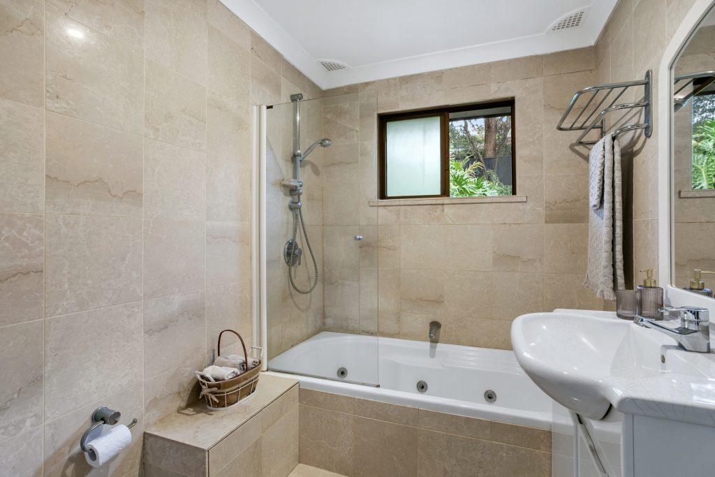 21 Timothy Avenue, Castle Hill NSW 2154 - photo 8