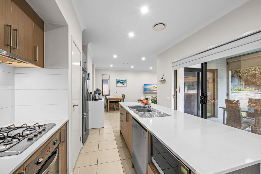 7 Treeland Circuit, Kellyville NSW 2155 - photo 2