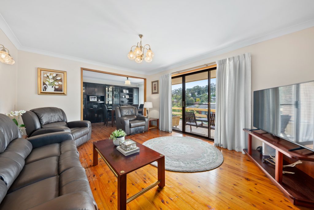 8 Ravel Street, Seven Hills NSW 2147 - photo 2