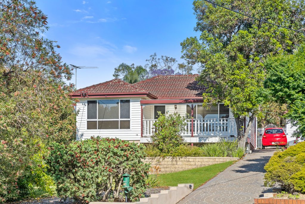 14 Cobbity Street, Seven Hills NSW 2147 - photo 2