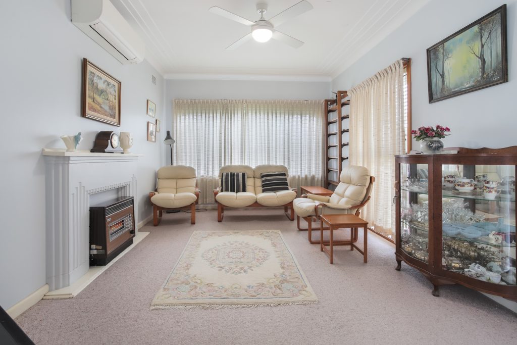 17 Pendle Way, Pendle Hill NSW 2145 - photo 2