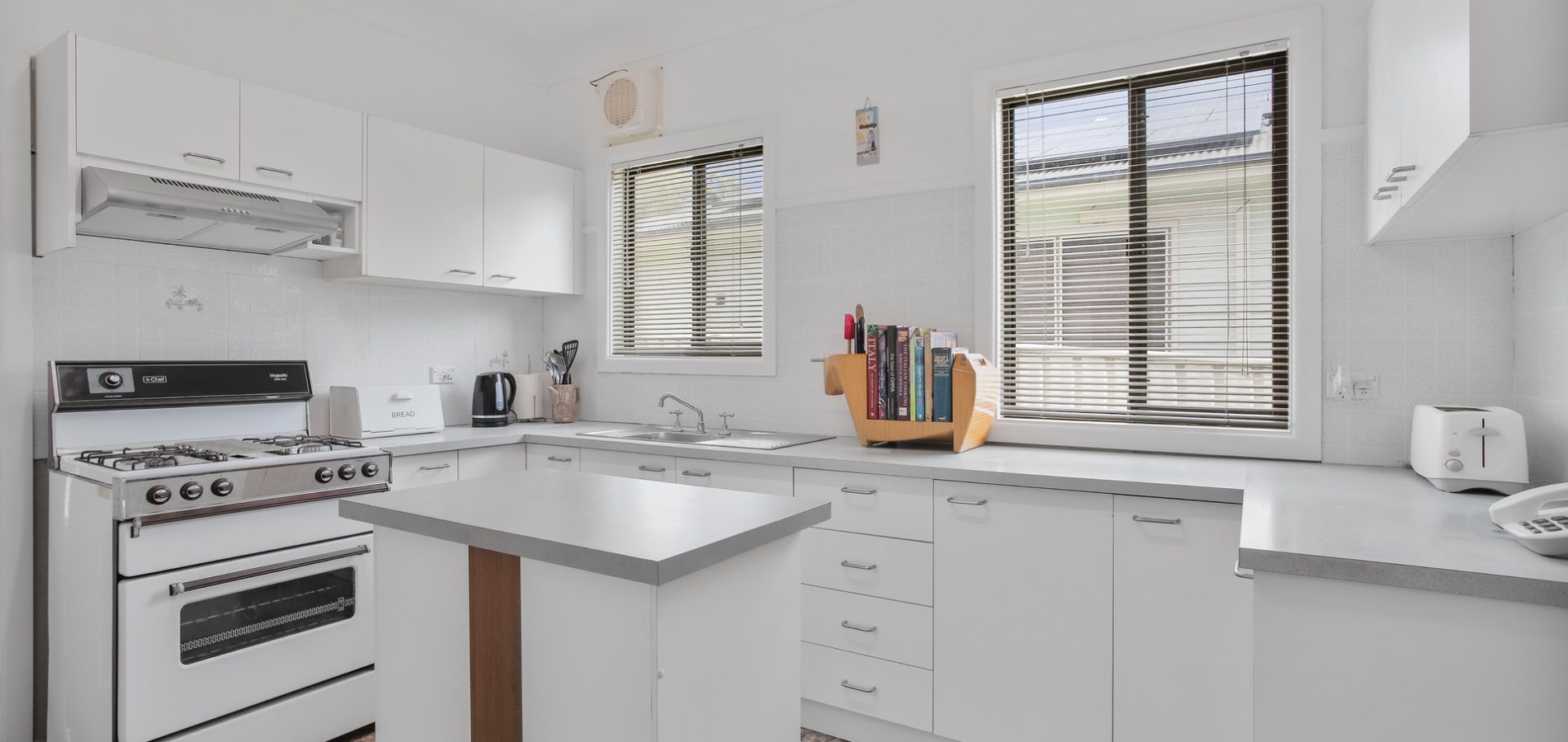 17 Pendle Way, Pendle Hill NSW 2145 - photo 4