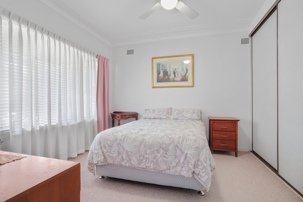17 Pendle Way, Pendle Hill NSW 2145 - photo 5