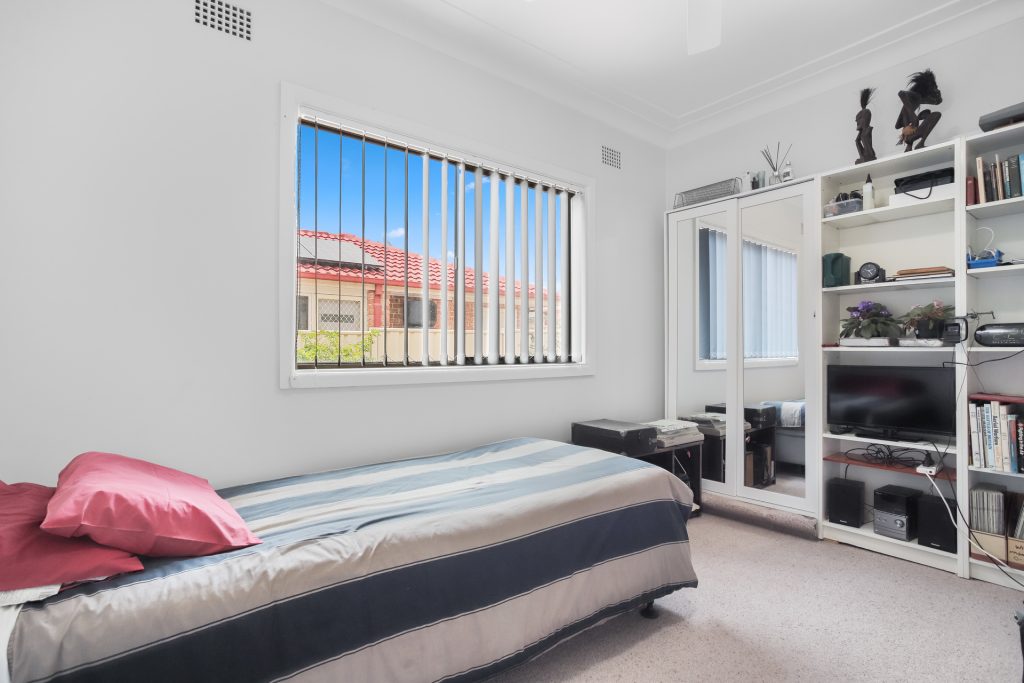 17 Pendle Way, Pendle Hill NSW 2145 - photo 6