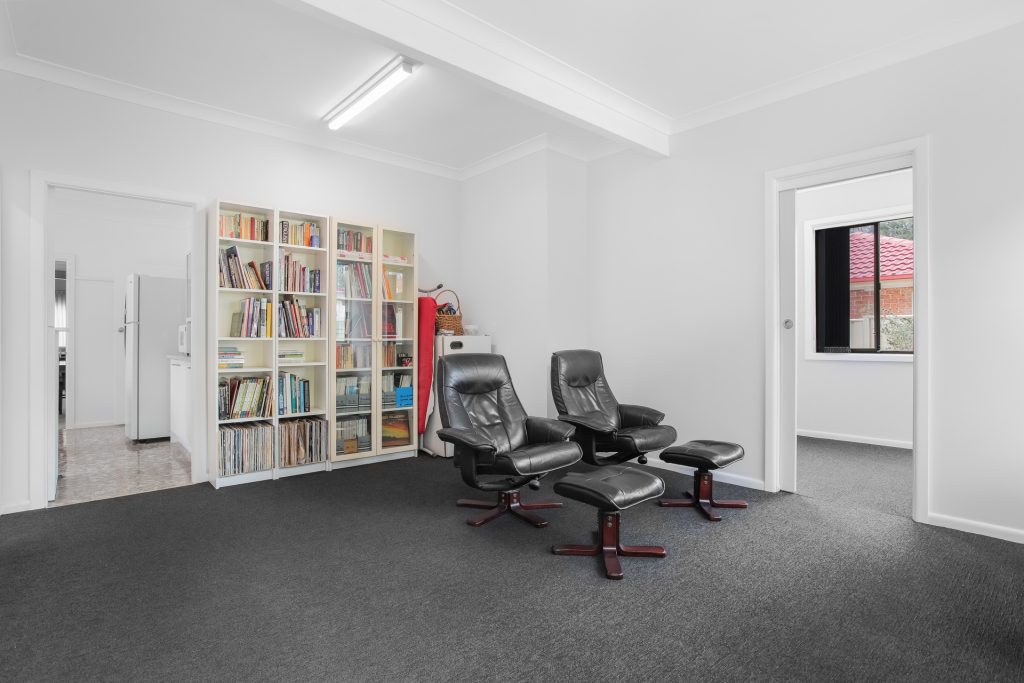 17 Pendle Way, Pendle Hill NSW 2145 - photo 8