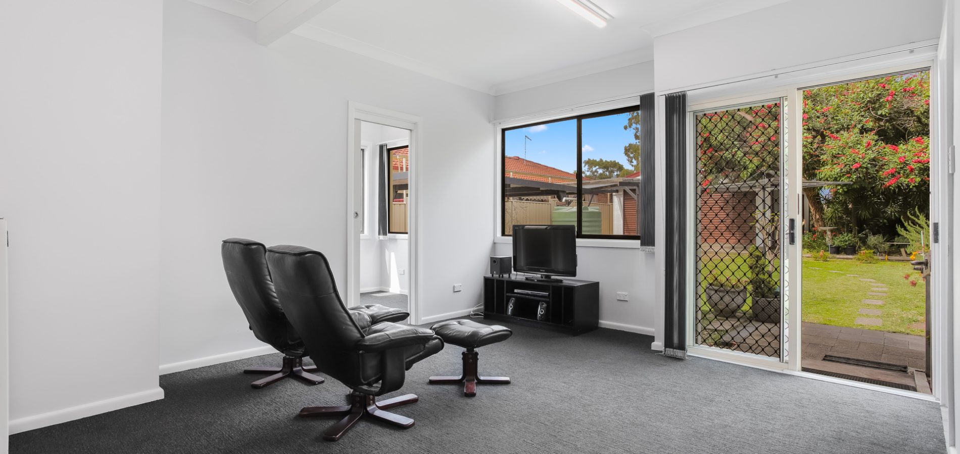 17 Pendle Way, Pendle Hill NSW 2145 - photo 9