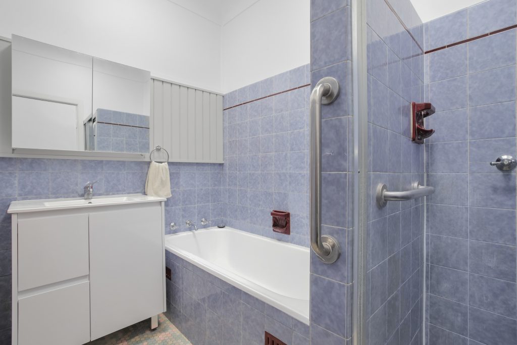 17 Pendle Way, Pendle Hill NSW 2145 - photo 10