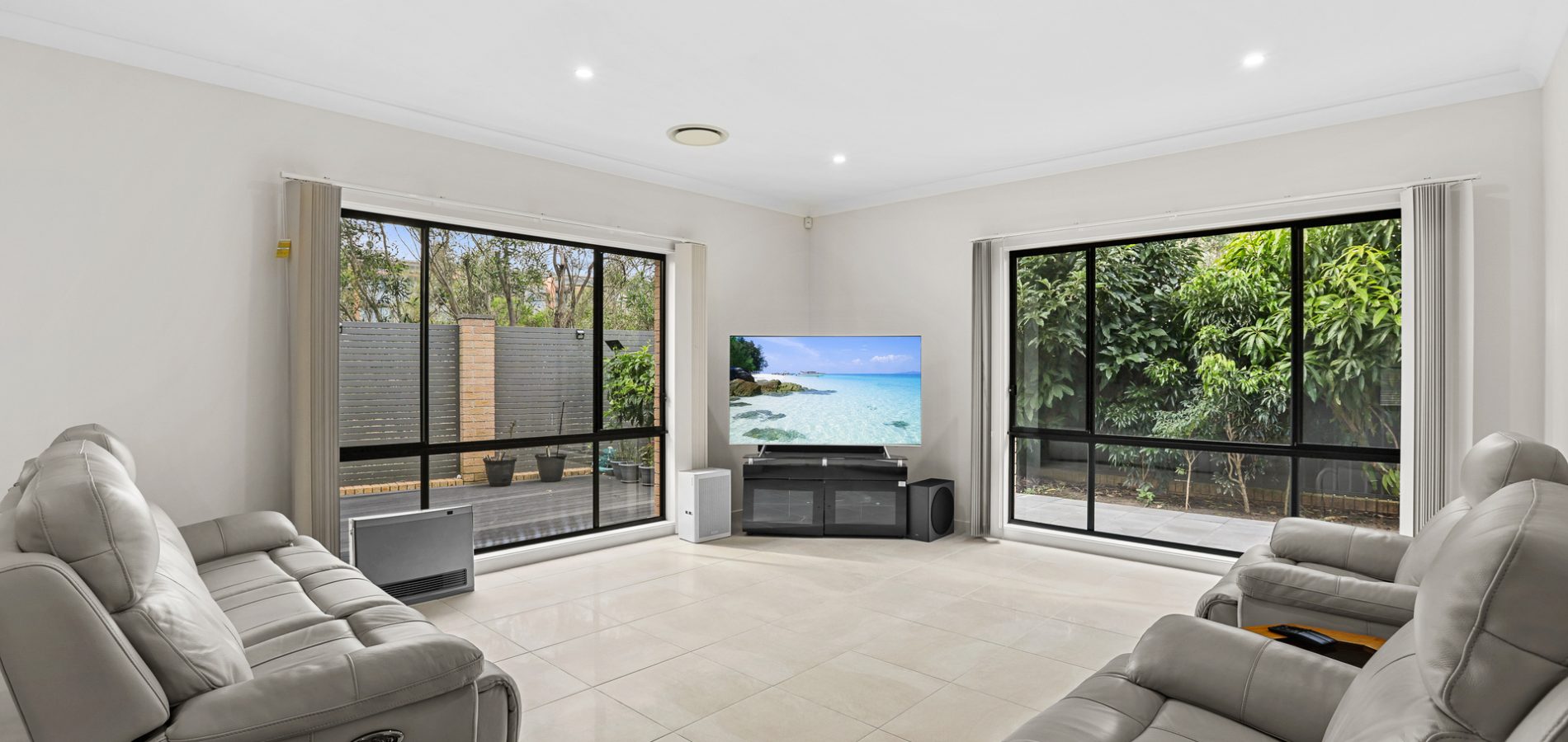 8 Jubilee Drive, Jordan Springs NSW 2747 - photo 5