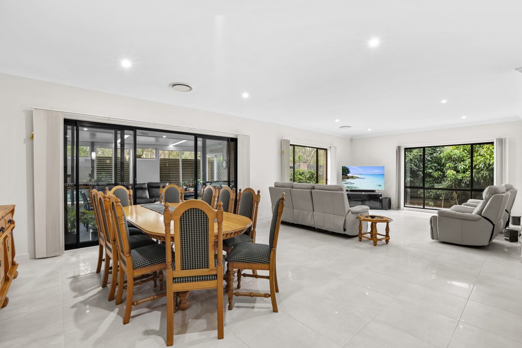 8 Jubilee Drive, Jordan Springs NSW 2747 - photo 6