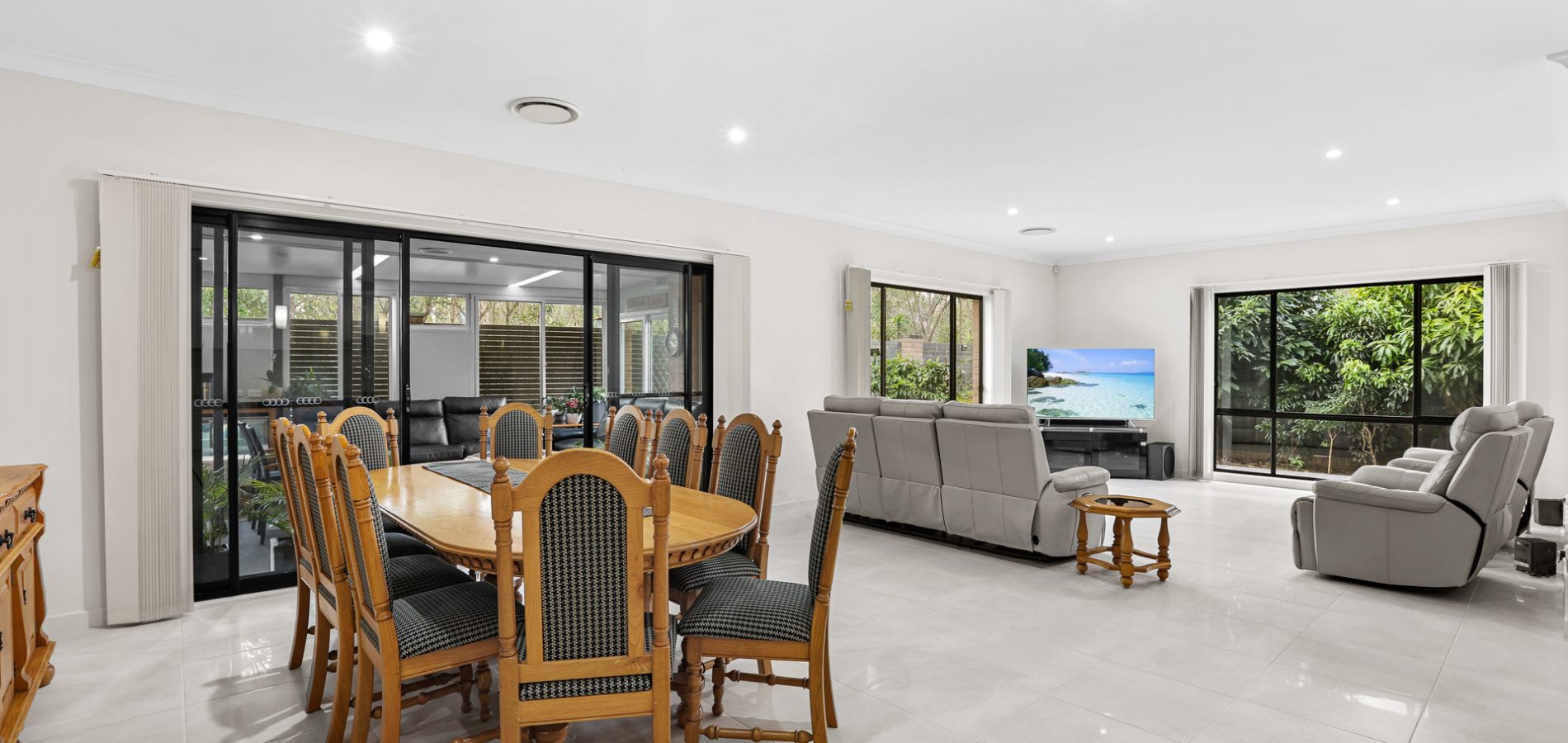 8 Jubilee Drive, Jordan Springs NSW 2747 - photo 6