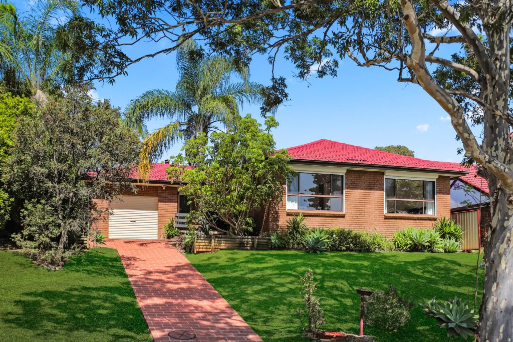 Sold - 4 Hutchins Crescent - New Property in Kings Langley - Real Estate by Kim McChlery