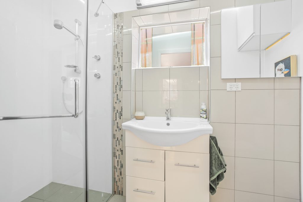 8 Nerang Close, West Pennant Hills NSW 2125 - photo 12