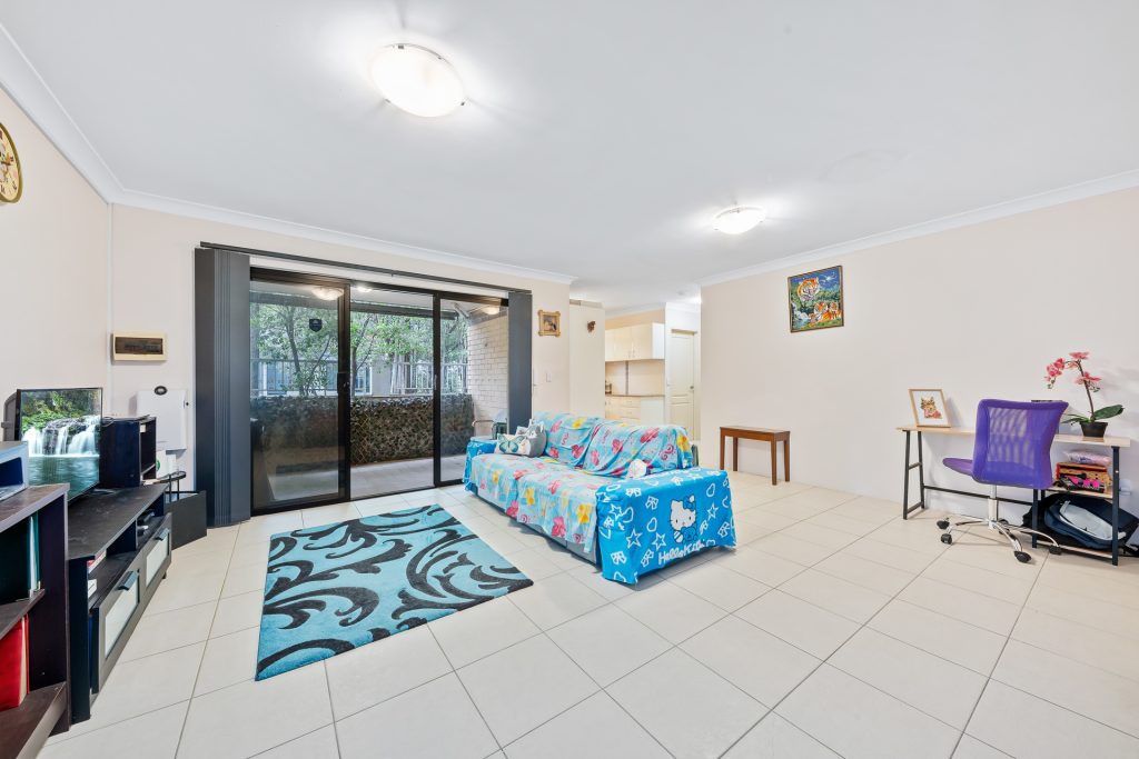 2/35-43 Penelope Lucas Lane, Rosehill NSW 2142 - photo 2