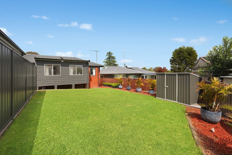 31 Mulheron Avenue, Baulkham Hills NSW 2153 - photo 12