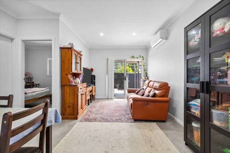 31 Mulheron Avenue, Baulkham Hills NSW 2153 - photo 3