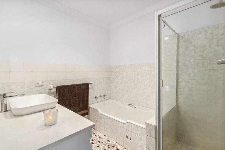31 Mulheron Avenue, Baulkham Hills NSW 2153 - photo 8