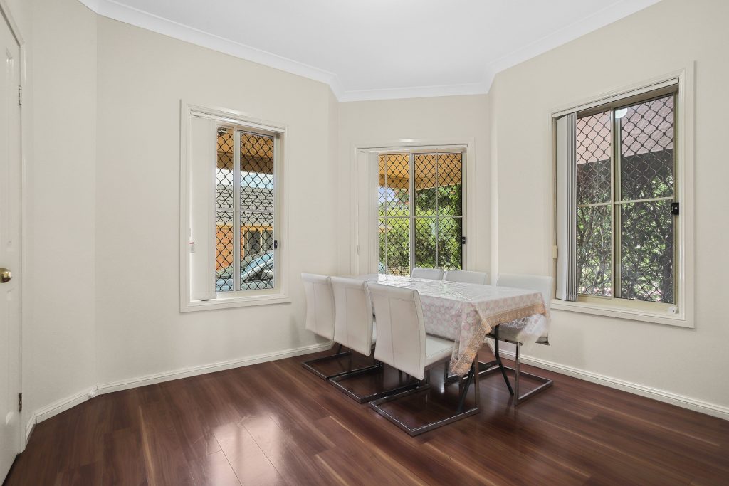 4/26 Carinya Road, Girraween NSW 2145 - photo 4