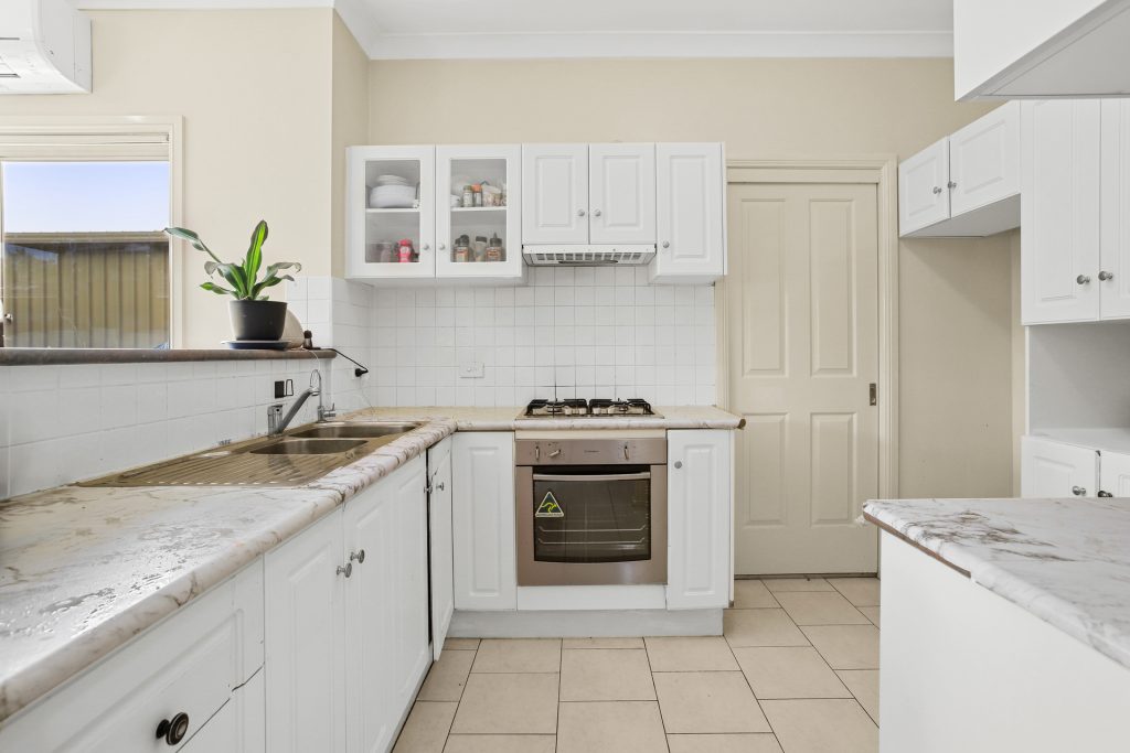 4/26 Carinya Road, Girraween NSW 2145 - photo 5