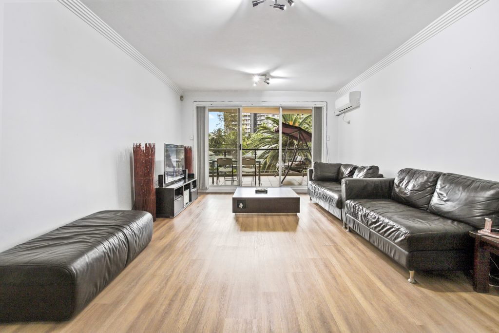 301/91A Bridge Road, Westmead NSW 2145 - photo 2