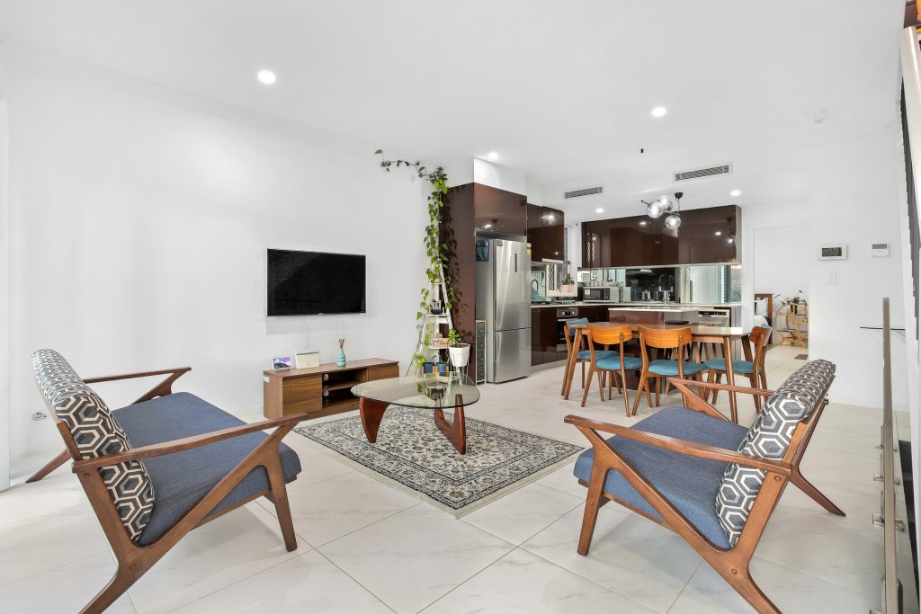 1/21 Carinya Road, Girraween NSW 2145 - photo 3