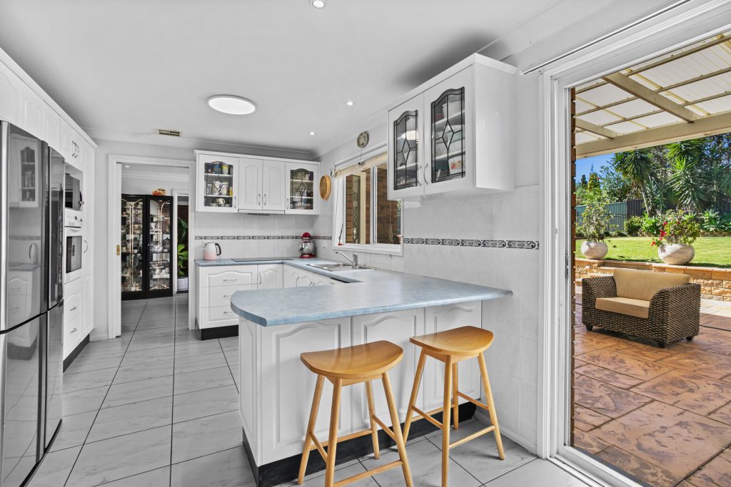3 Ridgecrop Drive, Castle Hill NSW 2154 - photo 2