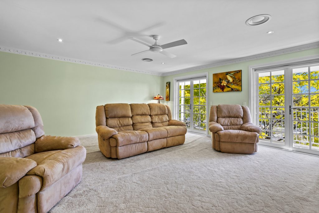 3 Ridgecrop Drive, Castle Hill NSW 2154 - photo 5