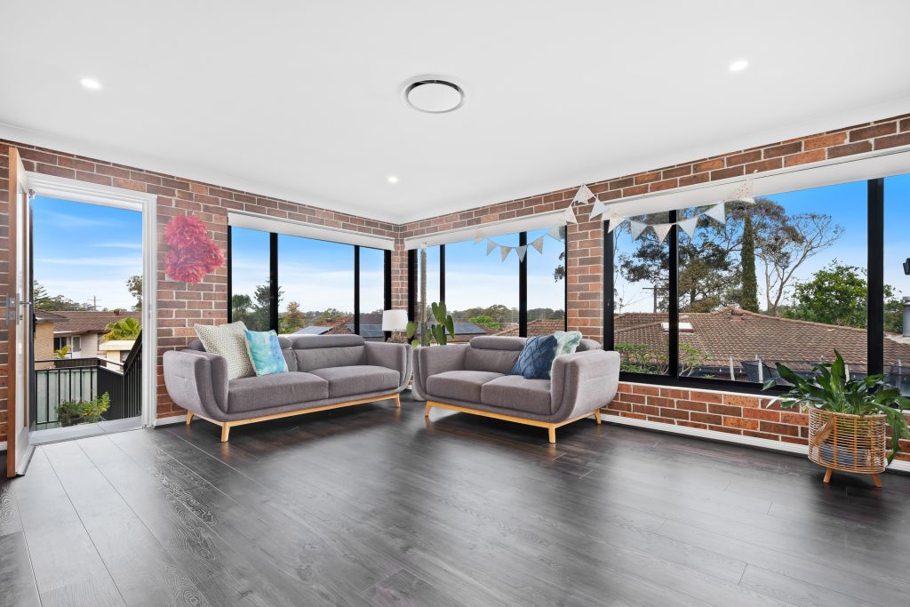 35 Topaz Crescent, Seven Hills NSW 2147 - photo 4