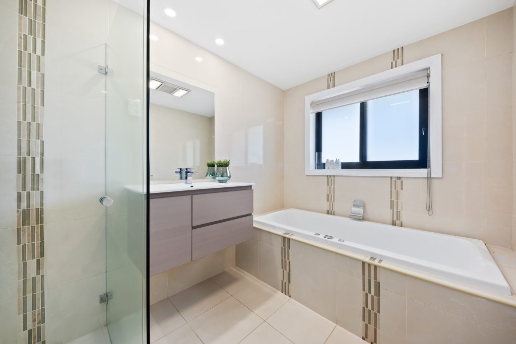 35 Topaz Crescent, Seven Hills NSW 2147 - photo 8