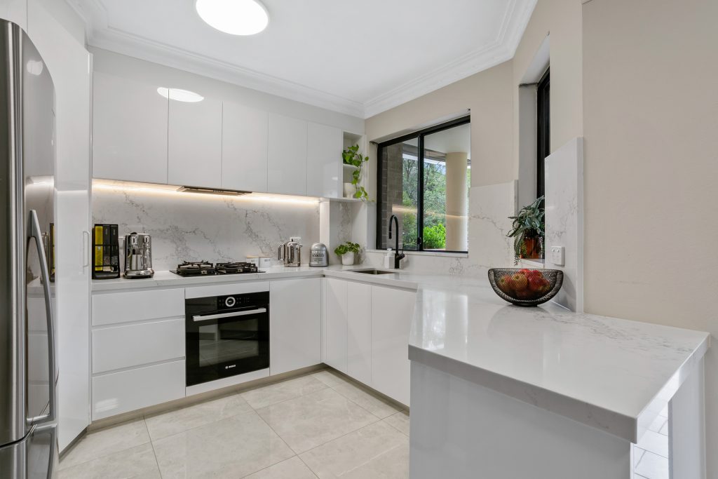 6/3 Cheriton Avenue, Castle Hill NSW 2154 - photo 2