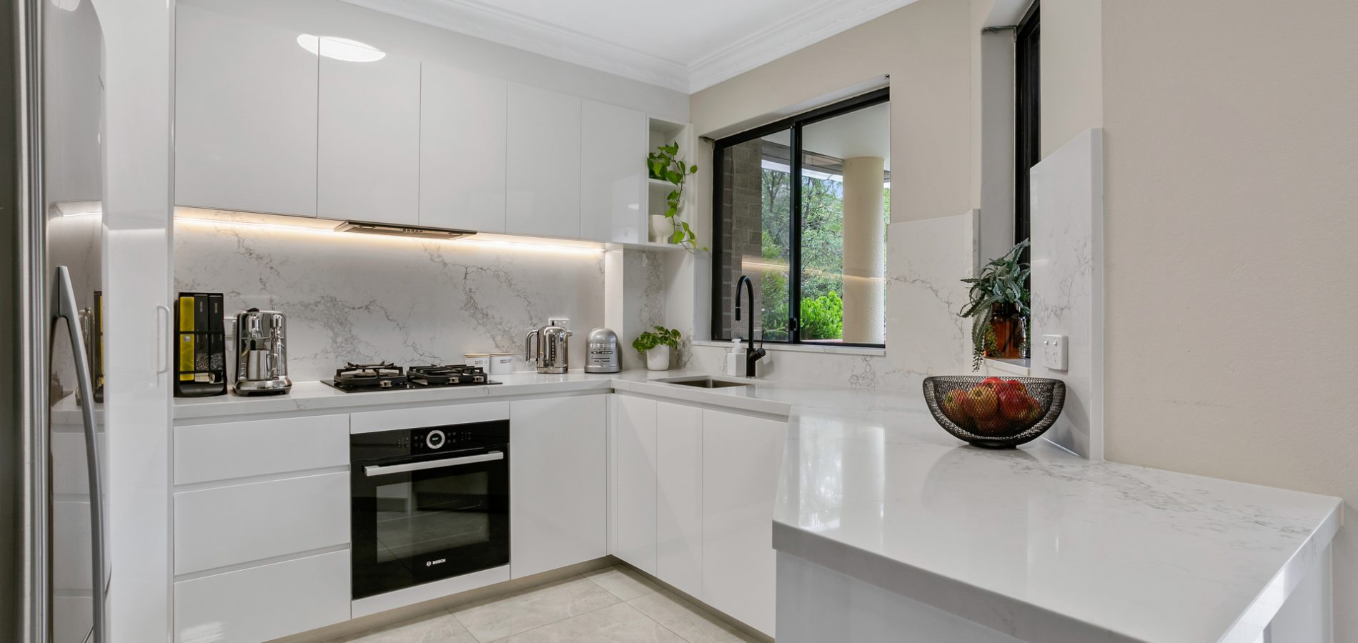 6/3 Cheriton Avenue, Castle Hill NSW 2154 - photo 2
