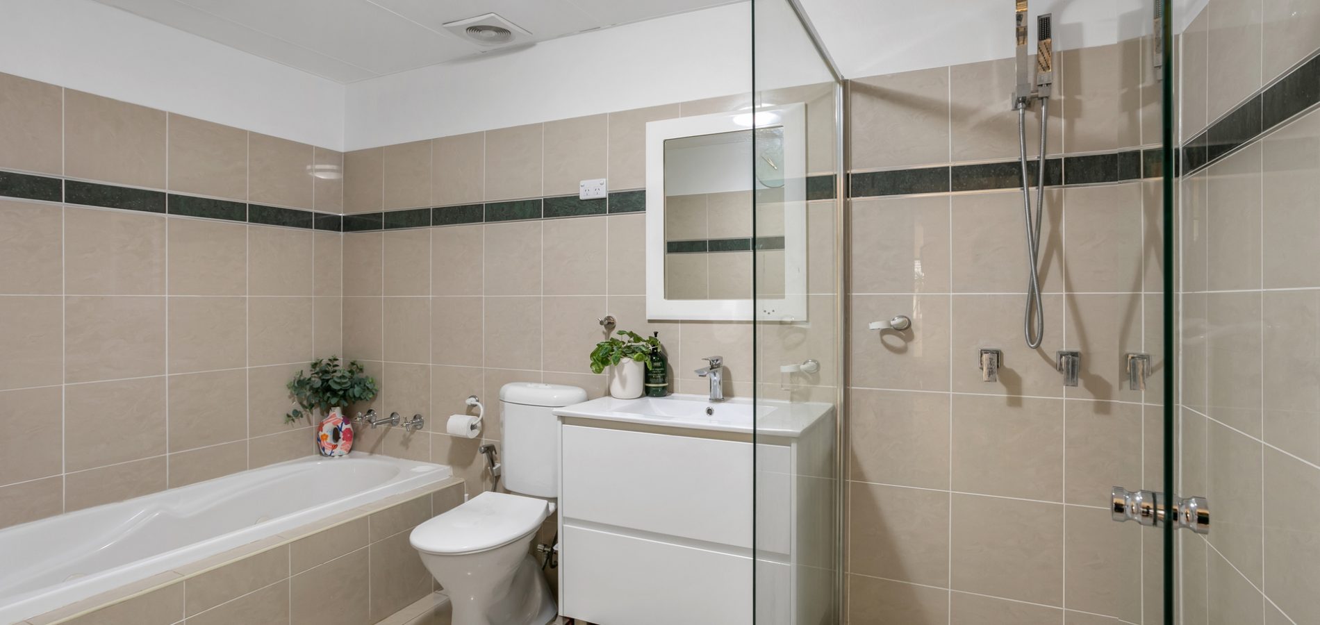 6/3 Cheriton Avenue, Castle Hill NSW 2154 - photo 8