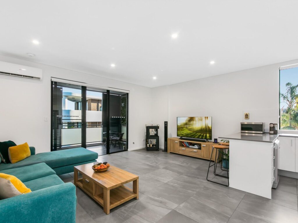 205/161 Great Western Highway, Mays Hill NSW 2145 - photo 3