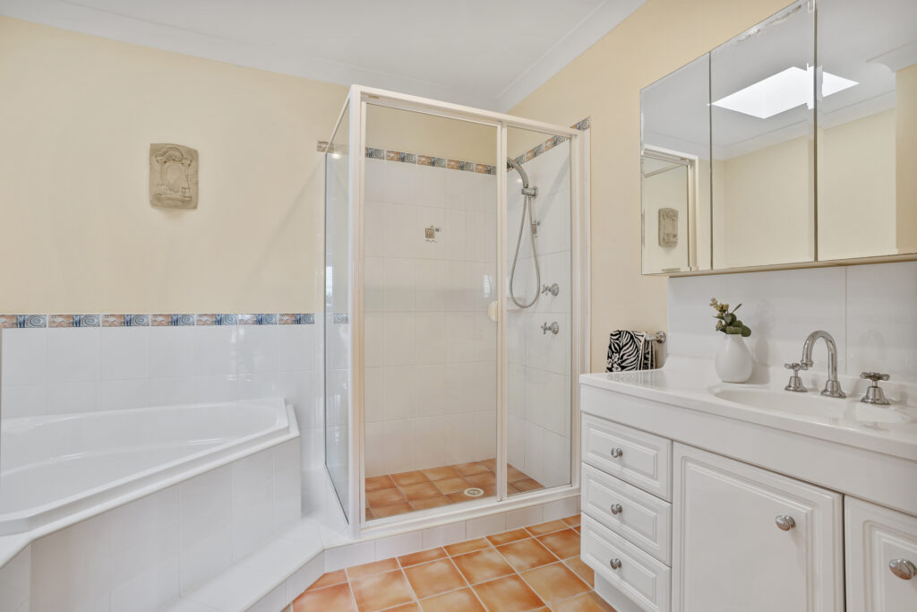 6 Capizzi Place, Castle Hill NSW 2154 - photo 11