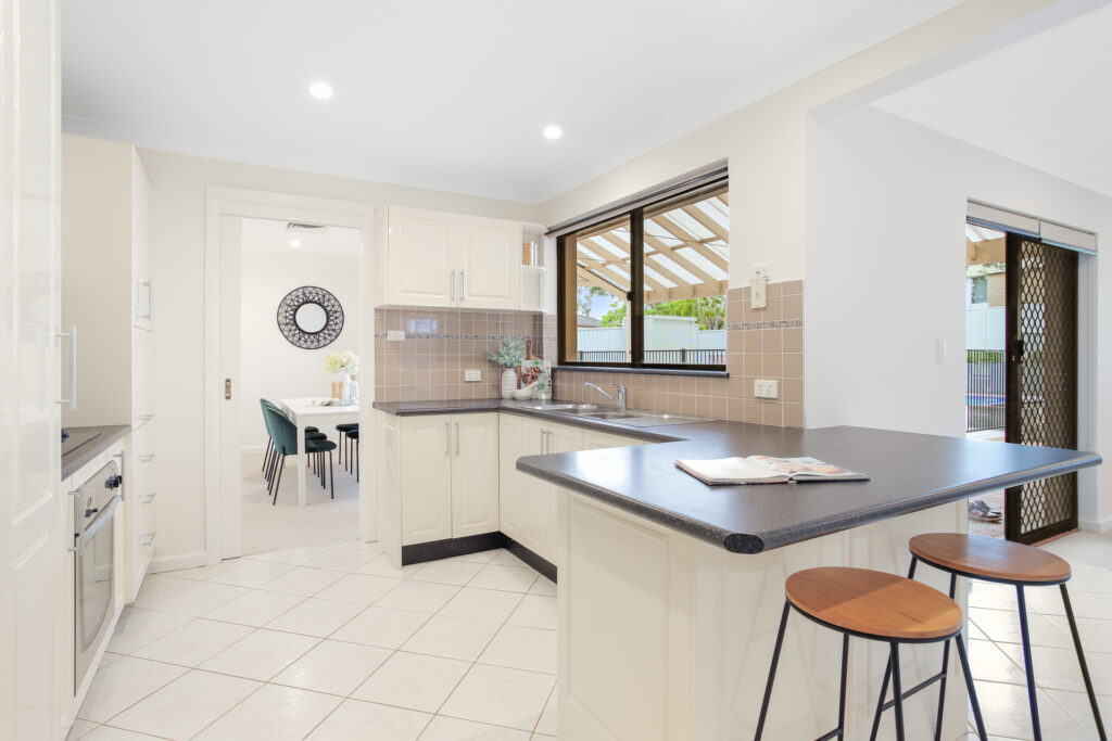 60 Molyneaux Avenue, Kings Langley NSW 2147 - photo 5