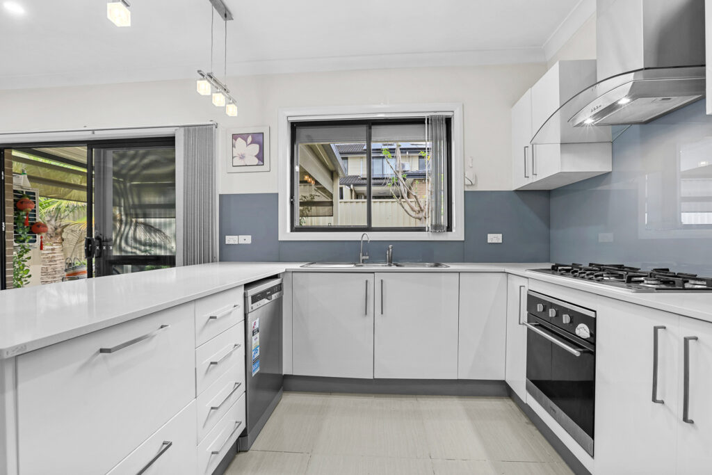 5b Carinya Road, Girraween NSW 2145 - photo 8