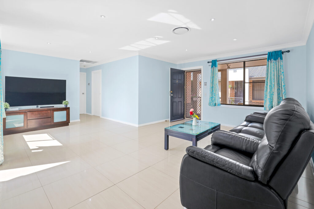 1/12 Caloola Road, Constitution Hill NSW 2145 - photo 2