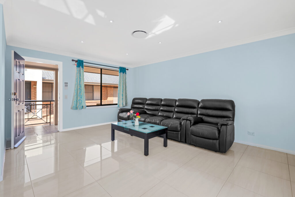 1/12 Caloola Road, Constitution Hill NSW 2145 - photo 3