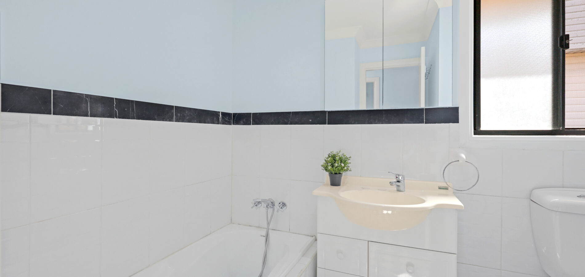 1/12 Caloola Road, Constitution Hill NSW 2145 - photo 8