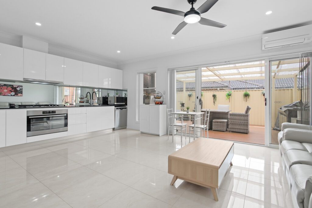 5/21 Carinya Road, Girraween NSW 2145 - photo 2
